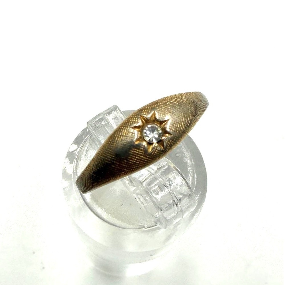 Vintage Avon Gold Tone Star Set Rhinestone Signet Ring Textured Band Size 4.75